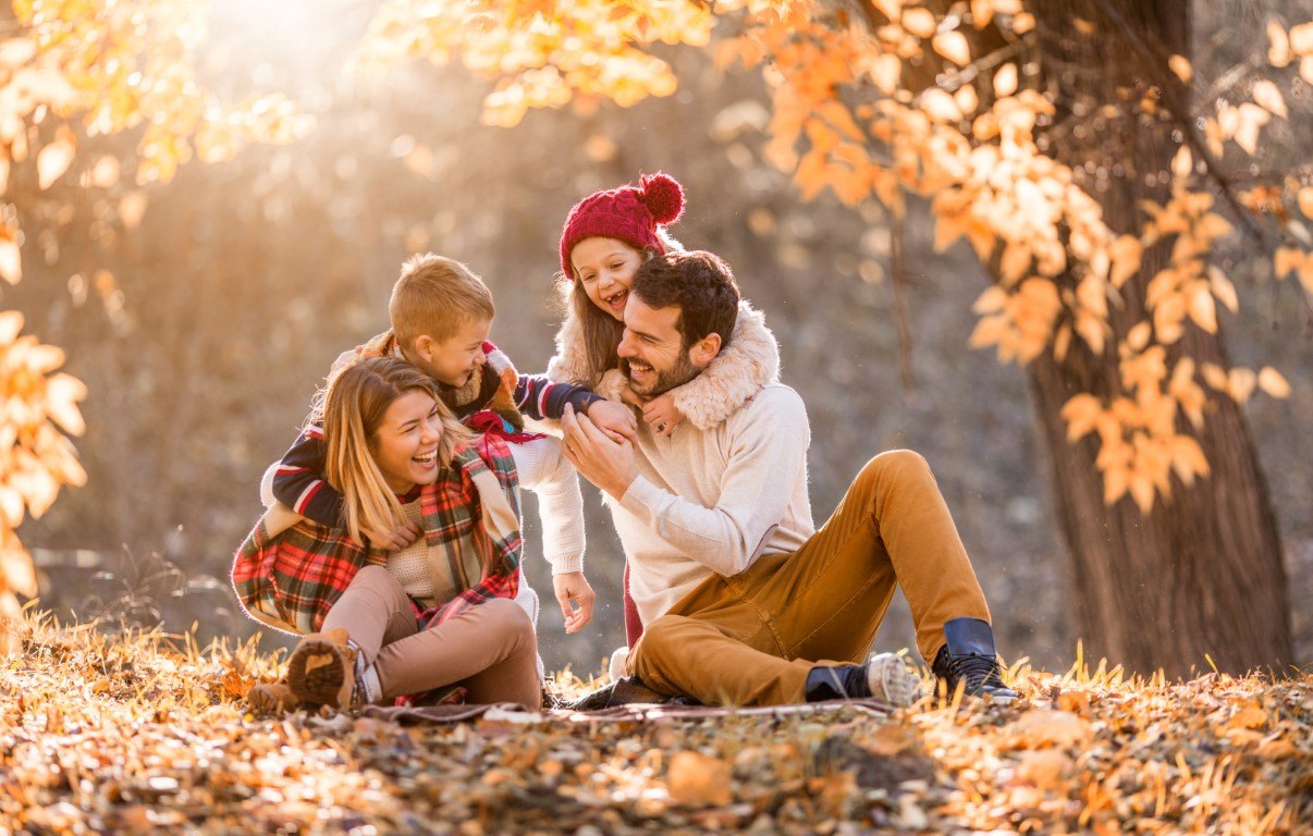 sous les feuilles en famille